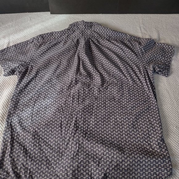 OLD NAVY SLIM FIT XL SHIRT - Picture 7 of 12